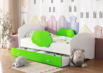 Детская кровать с бортиками Тучка с ящиком, корпус Белый, фасад Лайм в Калуге