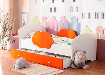 Детская кровать Тучка с ящиком, корпус Белый, фасад Оранжевый в Калуге