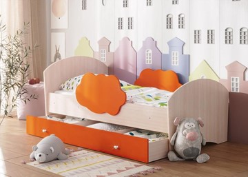 Детская кровать Тучка с ящиком, корпус Дуб млечный, фасад Оранжевый в Калуге